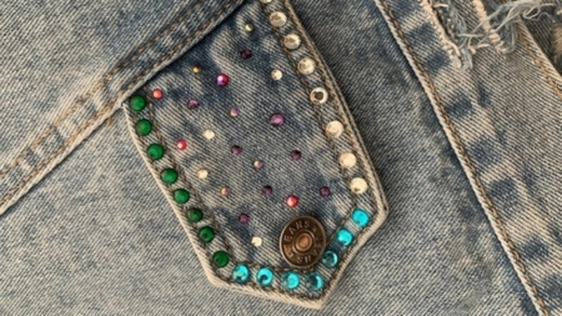 Customisation sur veste en jean 